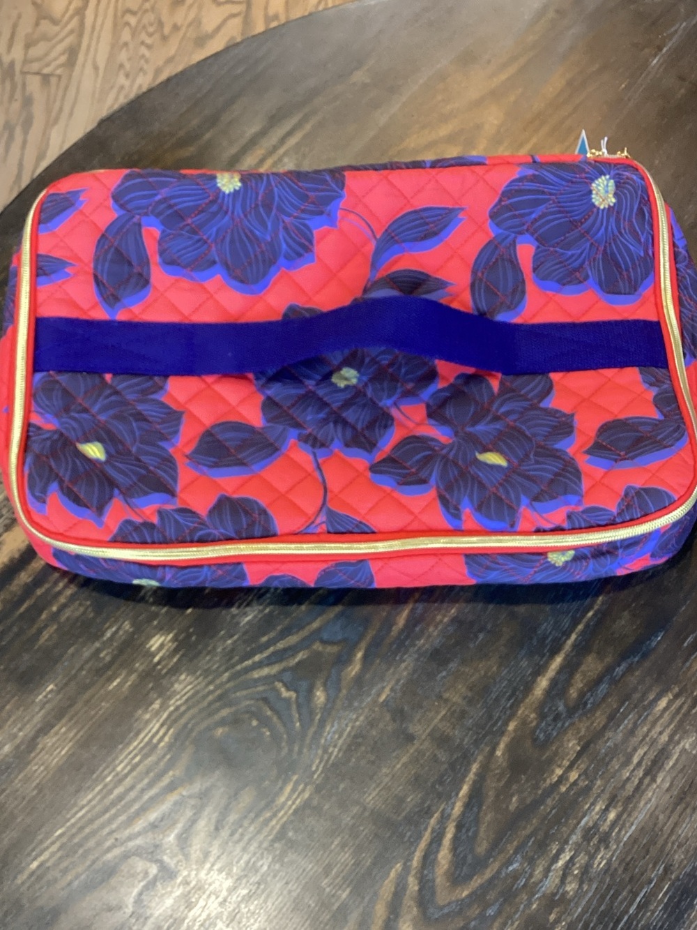 Draper James Magnolia Shadows Red and Blue Quilted Casserole Carrier